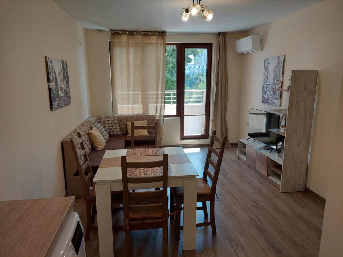 Апартаменти За Гости Делукс Burgas Exterior foto