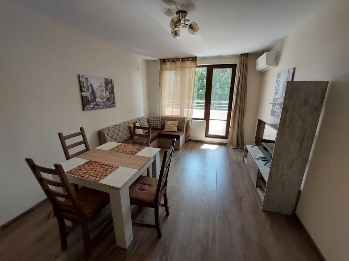 Апартаменти За Гости Делукс Burgas Exterior foto